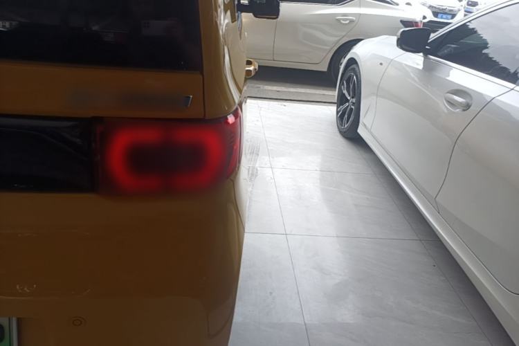 Used Wuling Hongguang MINIEV 2022 Macaron Premium Model – Lithium Iron Phosphate Right Rear Taillight