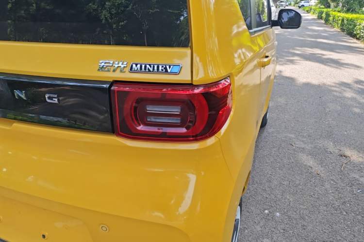 Used Wuling Hongguang MINIEV 2022 Macaron Fashion Model Lithium Iron Phosphate Right Rear Taillight