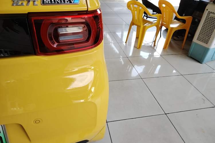 Used Wuling Hongguang MINIEV 2022 Macaron Premium Model – Lithium Iron Phosphate Right Rear Taillight