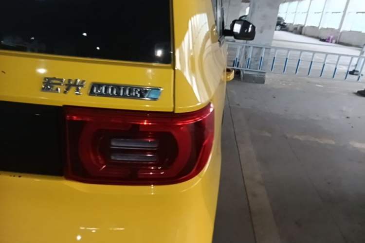 Used Wuling Hongguang MINIEV 2022 Macaron Premium Model – Lithium Ternary Battery Right Rear Taillight