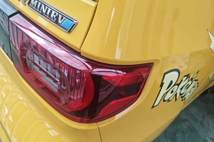 Used Wuling Hongguang MINIEV 2022 Macaron Premium Model – Lithium Iron Phosphate Right Rear Taillight