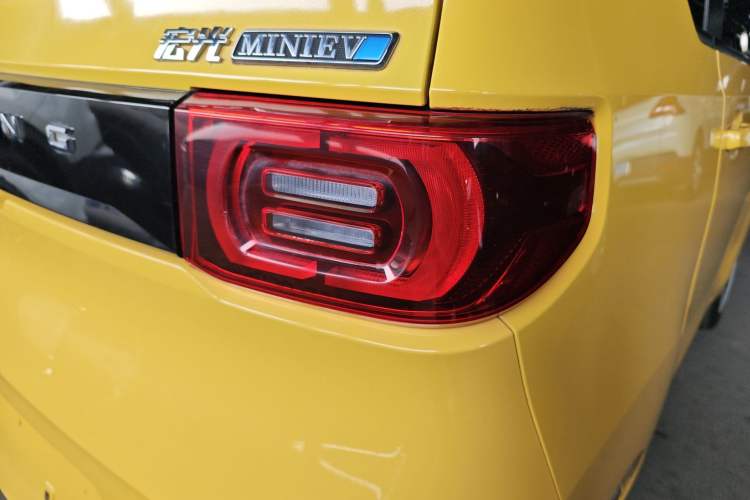 Used Wuling Hongguang MINIEV 2022 Macaron Premium Model – Lithium Iron Phosphate Exterior 3