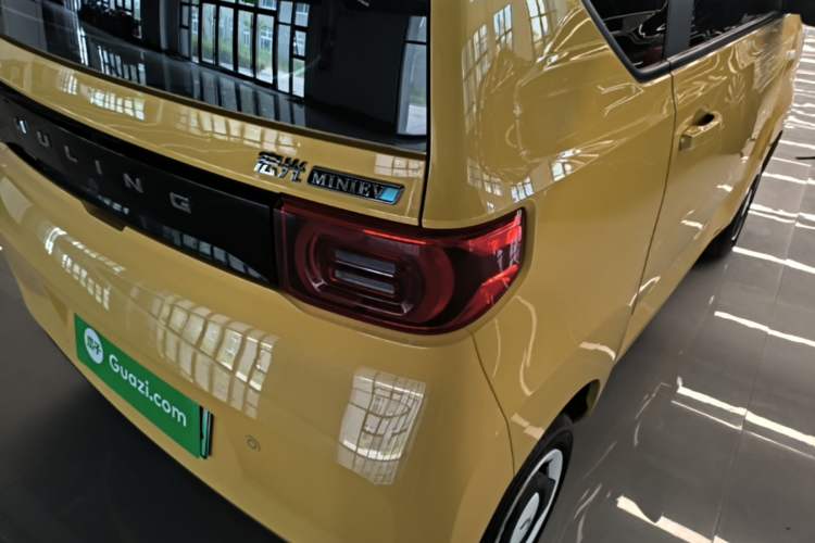 Used Wuling Hongguang MINIEV 2022 Zizai Version Lithium Iron Phosphate Right Rear Taillight