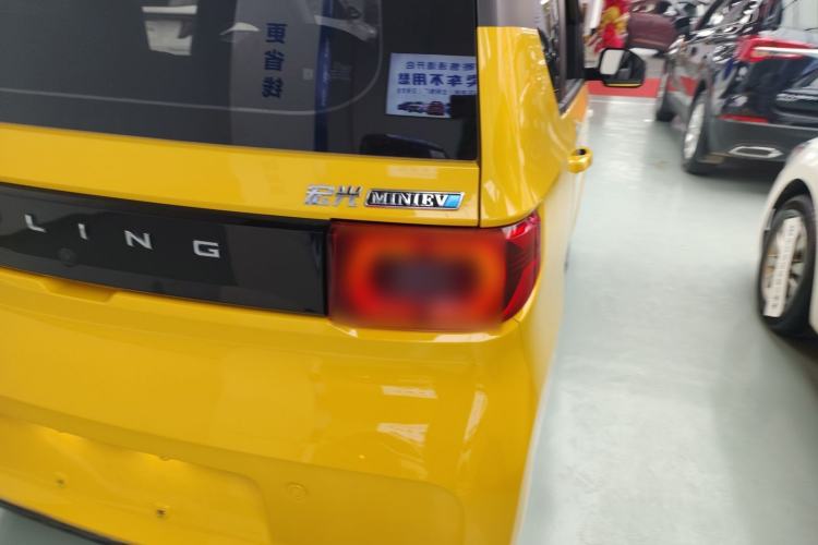 Used Wuling Hongguang MINIEV 2022 Macaron Premium Model – Lithium Iron Phosphate Right Rear Taillight