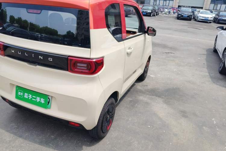 Used Wuling Hongguang MINIEV 2022 Macaron Premium Model – Lithium Iron Phosphate Right Rear Taillight