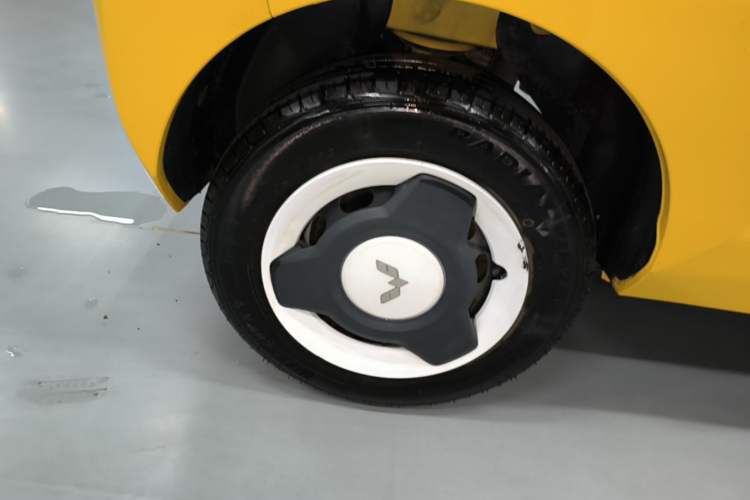 Used Wuling Hongguang MINIEV 2022 Macaron Premium Model – Lithium Iron Phosphate Right Rear Wheel Hub