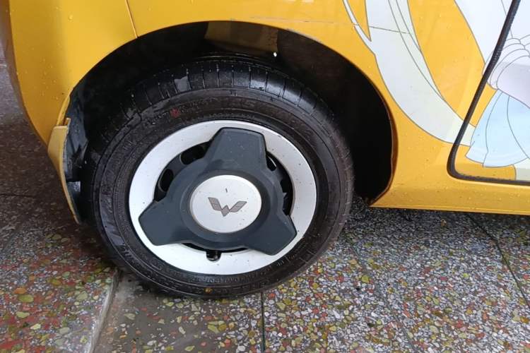 Used Wuling Hongguang MINIEV 2022 Macaron Premium Model – Lithium Iron Phosphate Right Rear Wheel Hub