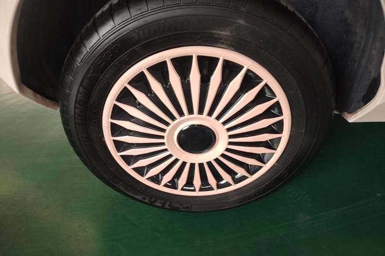 Used Wuling Hongguang MINIEV 2022 Macaron Premium Model – Lithium Iron Phosphate Right Rear Wheel Hub