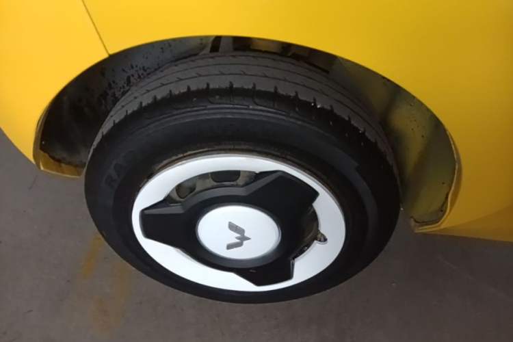Used Wuling Hongguang MINIEV 2022 Macaron Premium Model – Lithium Ternary Battery Right Rear Wheel Hub