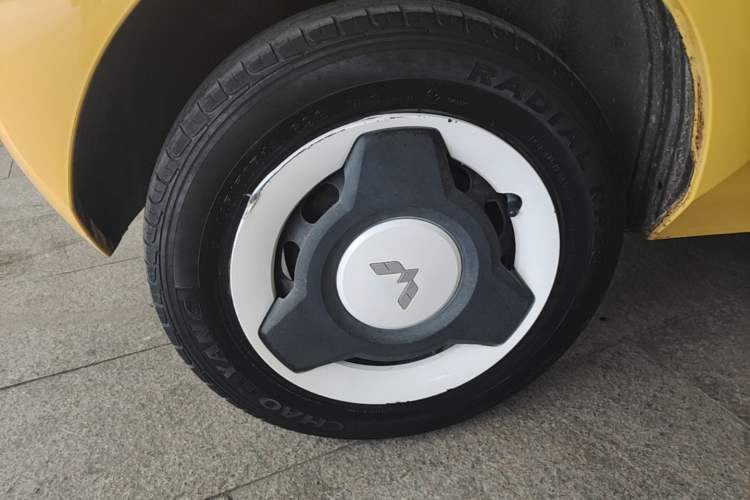 Used Wuling Hongguang MINIEV 2022 Macaron Premium Model – Lithium Iron Phosphate Right Rear Wheel Hub