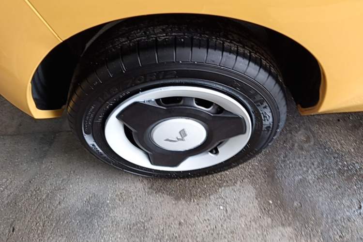 Used Wuling Hongguang MINIEV 2022 Macaron Premium Model – Lithium Iron Phosphate Right Rear Wheel Hub