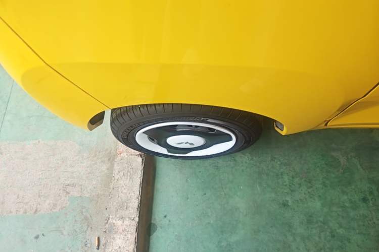 Used Wuling Hongguang MINIEV 2022 Macaron Premium Model – Lithium Iron Phosphate Right Rear Wheel Hub