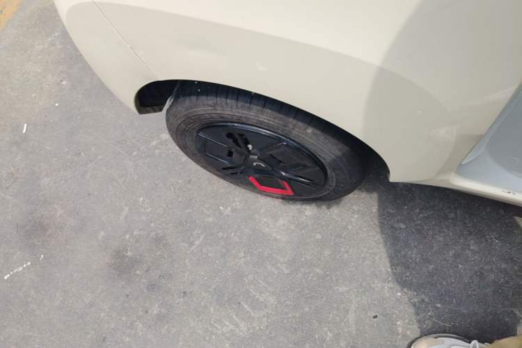Used Wuling Hongguang MINIEV 2022 Macaron Premium Model – Lithium Iron Phosphate Right Rear Wheel Hub