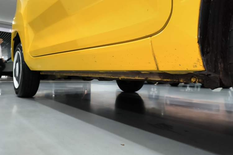 Used Wuling Hongguang MINIEV 2022 Macaron Premium Model – Lithium Iron Phosphate Right Side Sill