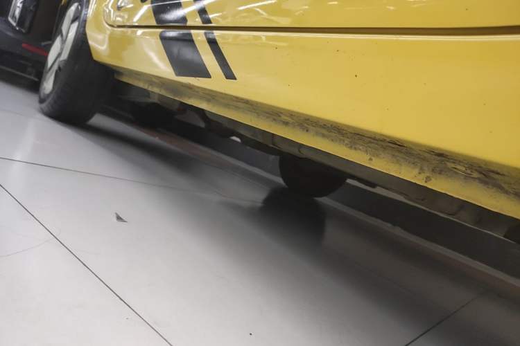 Used Wuling Hongguang MINIEV 2022 Macaron Premium Model – Lithium Ternary Battery Right Side Sill