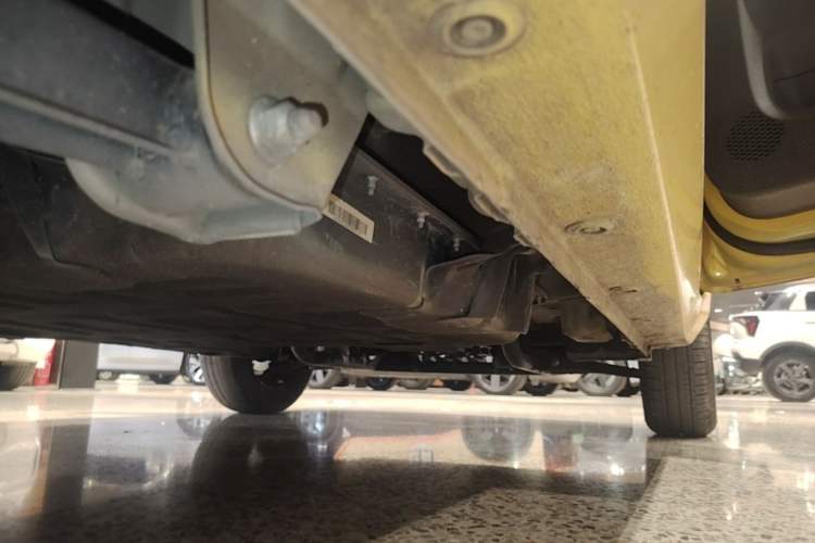 Used Wuling Hongguang MINIEV 2022 Macaron Premium Model – Lithium Ternary Battery Right Side Sill