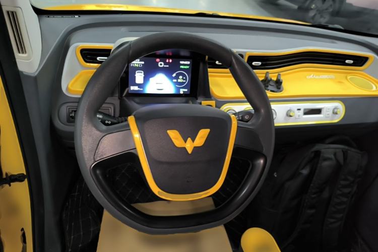 Used Wuling Hongguang MINIEV 2022 Macaron Premium Model – Lithium Iron Phosphate Steering Wheel