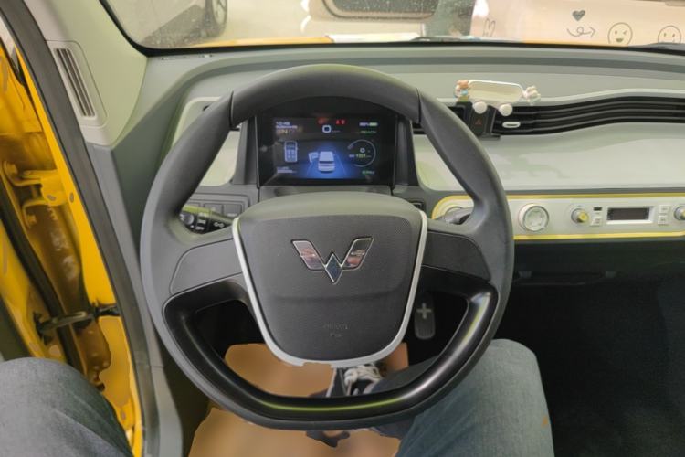 Used Wuling Hongguang MINIEV 2022 Macaron Premium Model – Lithium Iron Phosphate Steering Wheel