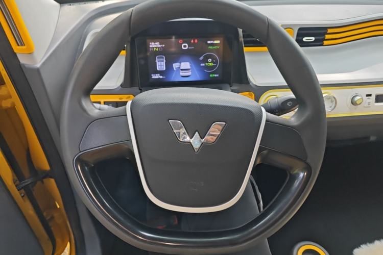 Used Wuling Hongguang MINIEV 2022 Macaron Fashion Model Lithium Iron Phosphate Steering Wheel