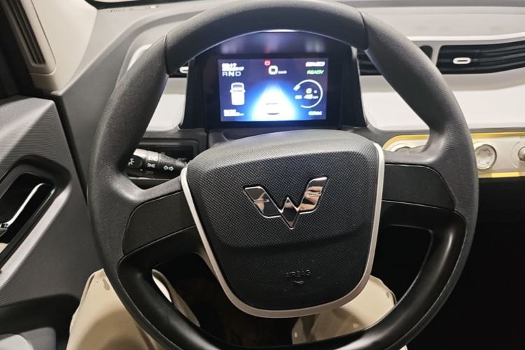 Used Wuling Hongguang MINIEV 2022 Macaron Fashion Model Lithium Iron Phosphate Steering Wheel