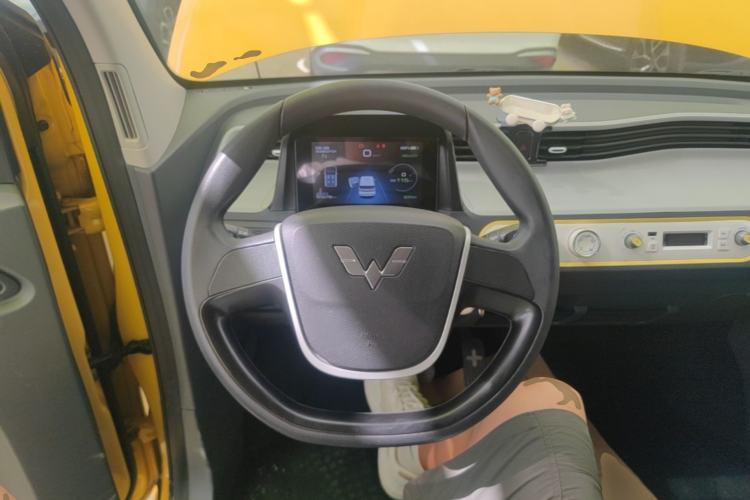 Used Wuling Hongguang MINIEV 2022 Macaron Premium Model – Lithium Iron Phosphate Steering Wheel