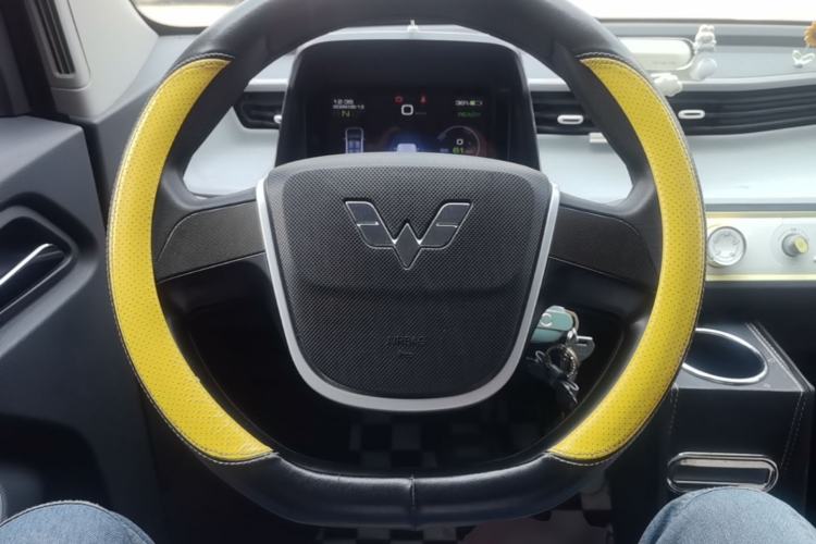 Used Wuling Hongguang MINIEV 2022 Macaron Premium Model – Lithium Iron Phosphate Steering Wheel