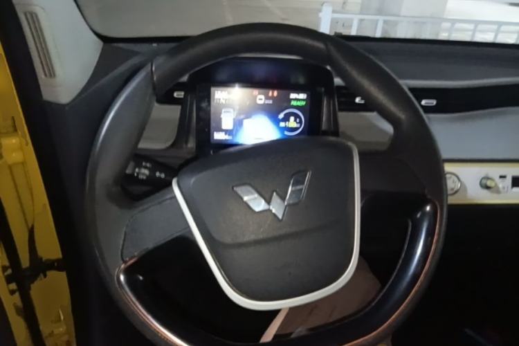 Used Wuling Hongguang MINIEV 2022 Macaron Premium Model – Lithium Ternary Battery Steering Wheel