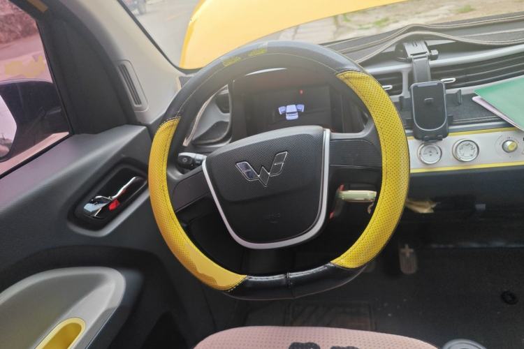 Used Wuling Hongguang MINIEV 2022 Macaron Premium Model – Lithium Iron Phosphate Steering Wheel