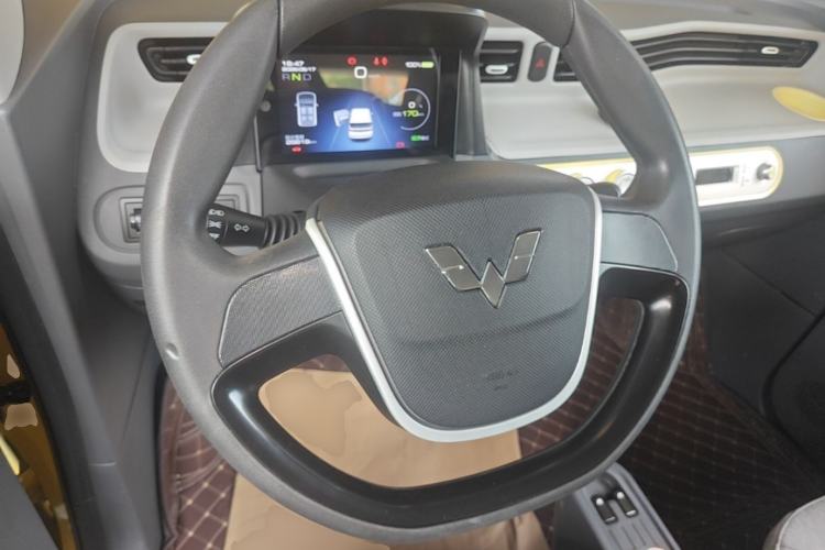 Used Wuling Hongguang MINIEV 2022 Macaron Premium Model – Lithium Iron Phosphate Steering Wheel