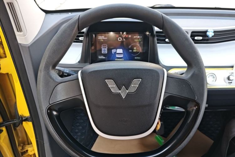 Used Wuling Hongguang MINIEV 2022 Macaron Fashion Edition Lithium-Nickel-Cobalt-Alpha-oxide Steering Wheel