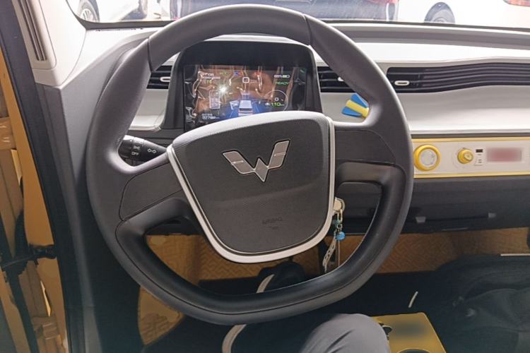 Used Wuling Hongguang MINIEV 2022 Macaron Premium Model – Lithium Iron Phosphate Steering Wheel