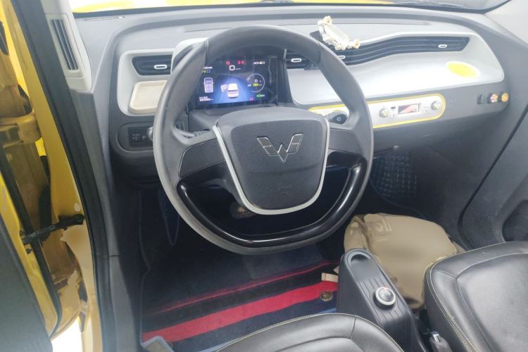 Used Wuling Hongguang MINIEV 2022 Macaron Premium Model – Lithium Iron Phosphate Steering Wheel
