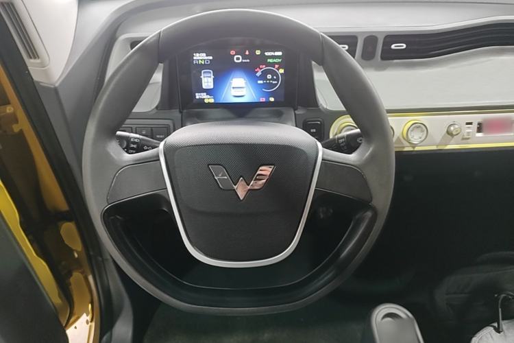 Used Wuling Hongguang MINIEV 2022 Macaron Premium Model – Lithium Ternary Battery Steering Wheel