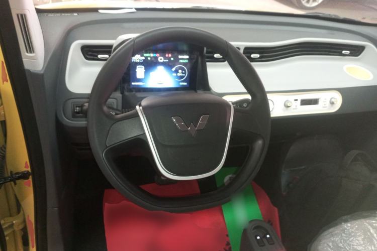 Used Wuling Hongguang MINIEV 2022 Macaron Premium Model – Lithium Iron Phosphate Steering Wheel