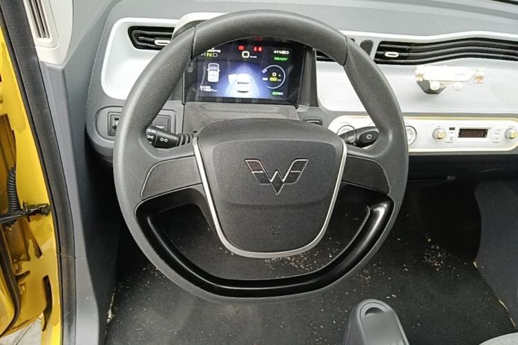 Used Wuling Hongguang MINIEV 2022 Macaron Premium Model – Lithium Iron Phosphate Steering Wheel