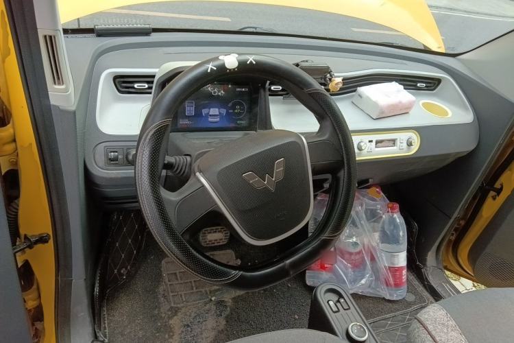 Used Wuling Hongguang MINIEV 2022 Macaron Premium Model – Lithium Iron Phosphate Steering Wheel