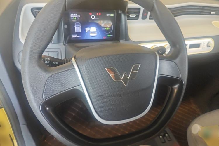 Used Wuling Hongguang MINIEV 2022 Macaron Premium Model – Lithium Iron Phosphate Steering Wheel