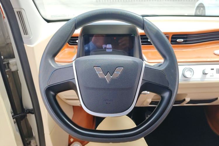 Used Wuling Hongguang MINIEV 2022 Macaron Premium Model – Lithium Iron Phosphate Steering Wheel