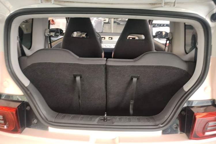 Used Wuling Hongguang MINIEV 2022 Macaron Premium Model – Lithium Iron Phosphate Trunk