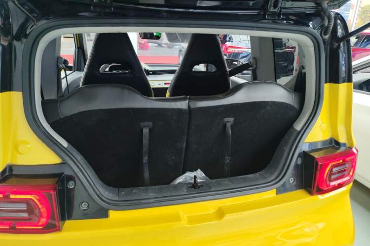 Used Wuling Hongguang MINIEV 2022 Macaron Premium Model – Lithium Iron Phosphate Trunk