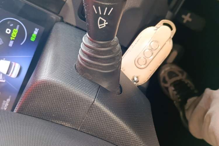 Used Wuling Hongguang MINIEV 2022 Macaron Premium Model – Lithium Iron Phosphate Vehicle Key
