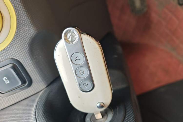 Used Wuling Hongguang MINIEV 2022 Macaron Fashion Model Lithium Iron Phosphate Vehicle Key