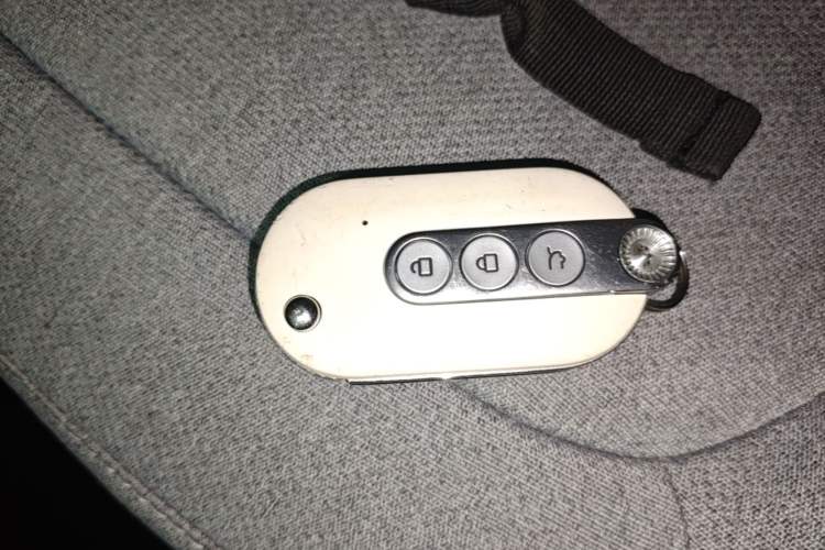Used Wuling Hongguang MINIEV 2022 Macaron Fashion Model Lithium Iron Phosphate Vehicle Key