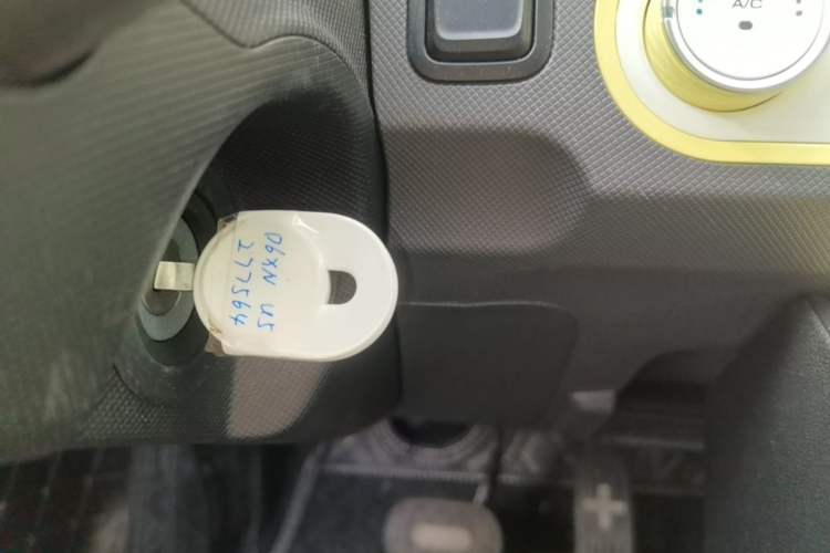 Used Wuling Hongguang MINIEV 2022 Macaron Fashion Edition Lithium-Nickel-Cobalt-Alpha-oxide Vehicle Key