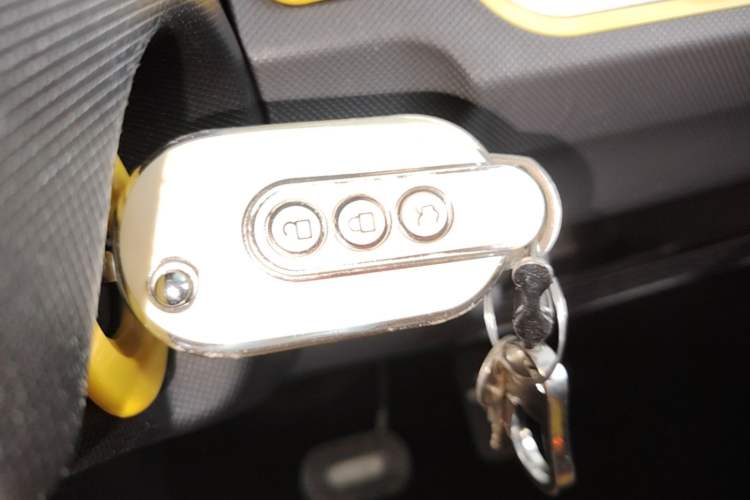 Used Wuling Hongguang MINIEV 2022 Macaron Premium Model – Lithium Iron Phosphate Vehicle Key