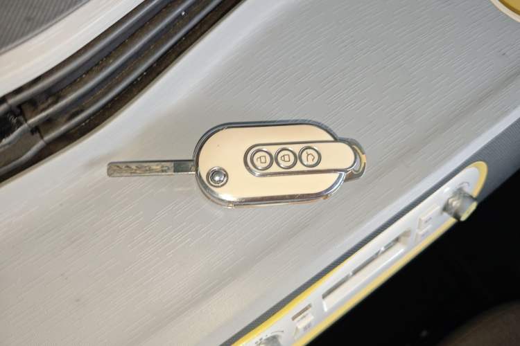 Used Wuling Hongguang MINIEV 2022 Macaron Premium Model – Lithium Iron Phosphate Interior 1