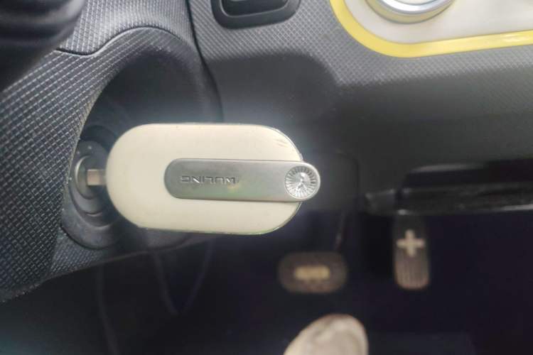 Used Wuling Hongguang MINIEV 2022 Macaron Premium Model – Lithium Iron Phosphate Vehicle Key
