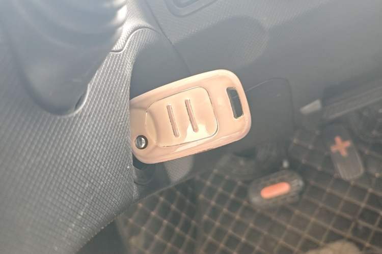 Used Wuling Hongguang MINIEV 2022 Zizai Version Lithium Iron Phosphate Vehicle Key