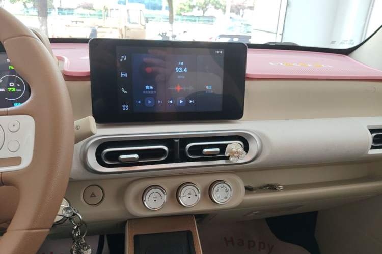 Used Wuling Hongguang MINIEV 2024 3rd Generation 215km Youth Edition Audio And AC Panel
