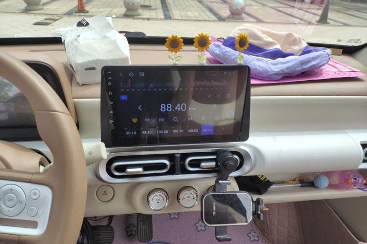 Used Wuling Hongguang MINIEV 2024 3rd Generation 215km Youth Edition Audio And AC Panel